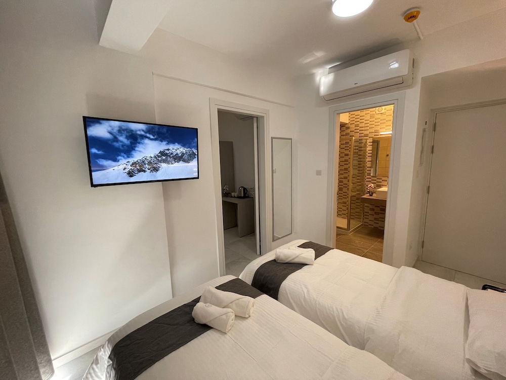 

Milano - Perivolia - La Veranda Hotel
