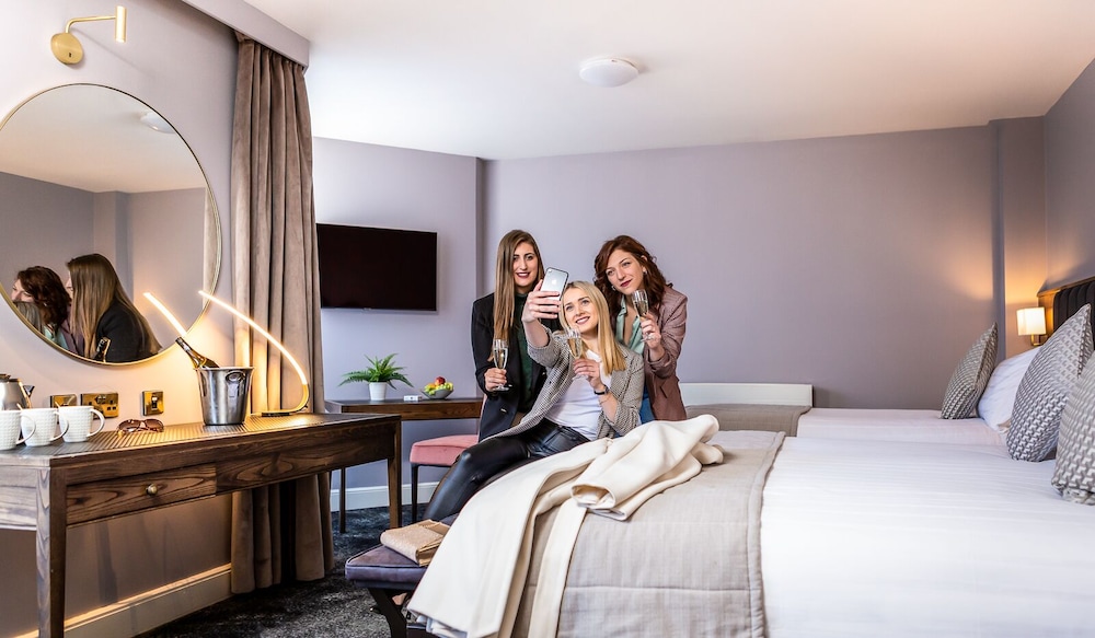

Milano - Raheny - Dublin Skylon Hotel