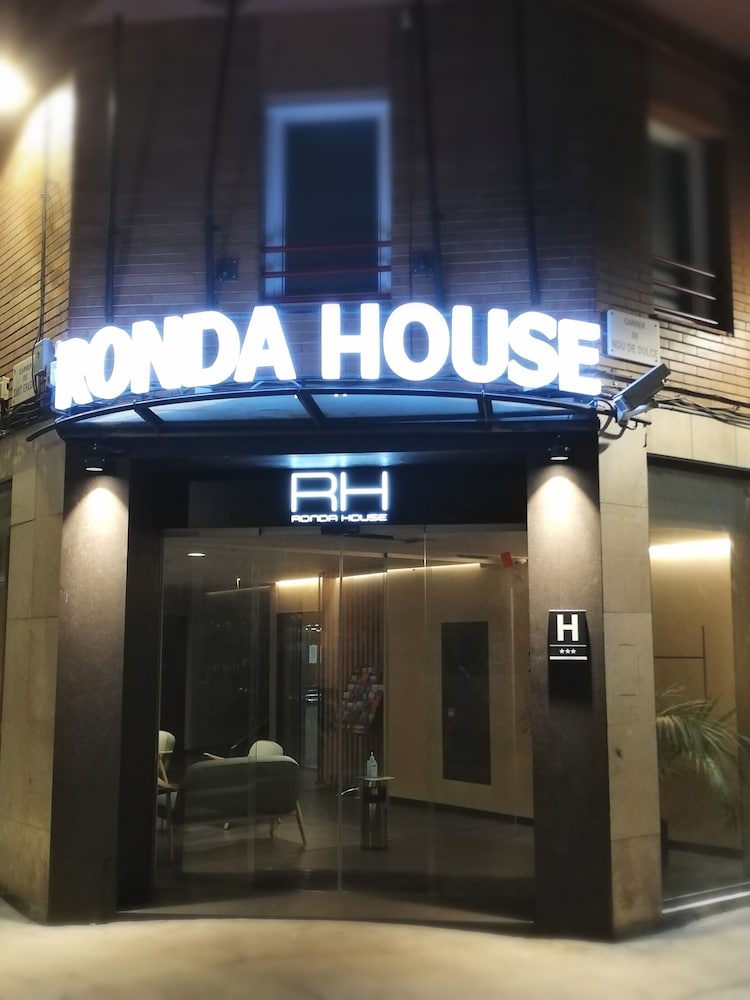

Milano - Aeroporto di Barcellona - El Prat de Llobregat - Ronda House