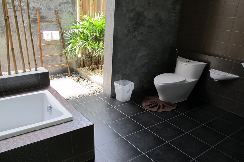 

Bologna - Nai Harn Beach - Alphabeto Resort