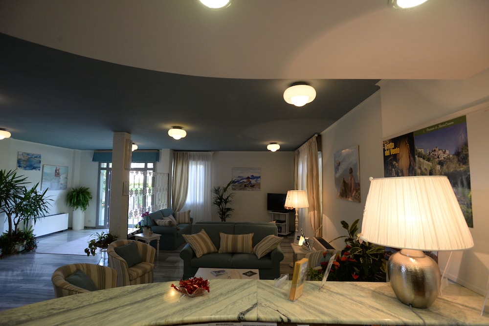 

Catania - Pietrasanta - Hotel Giulio Cesare