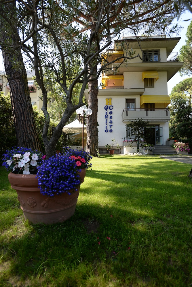 

Palermo - Forte dei Marmi - Hotel Giulio Cesare