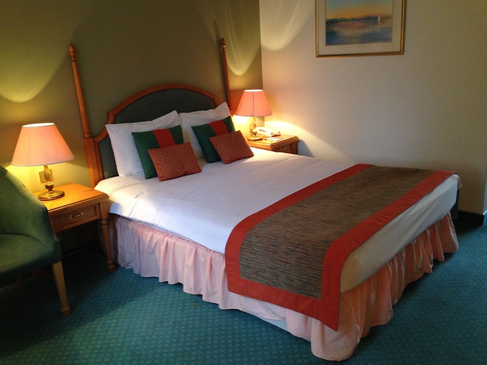 

Bologna - Wallington - Coulsdon Manor Hotel and Golf Club