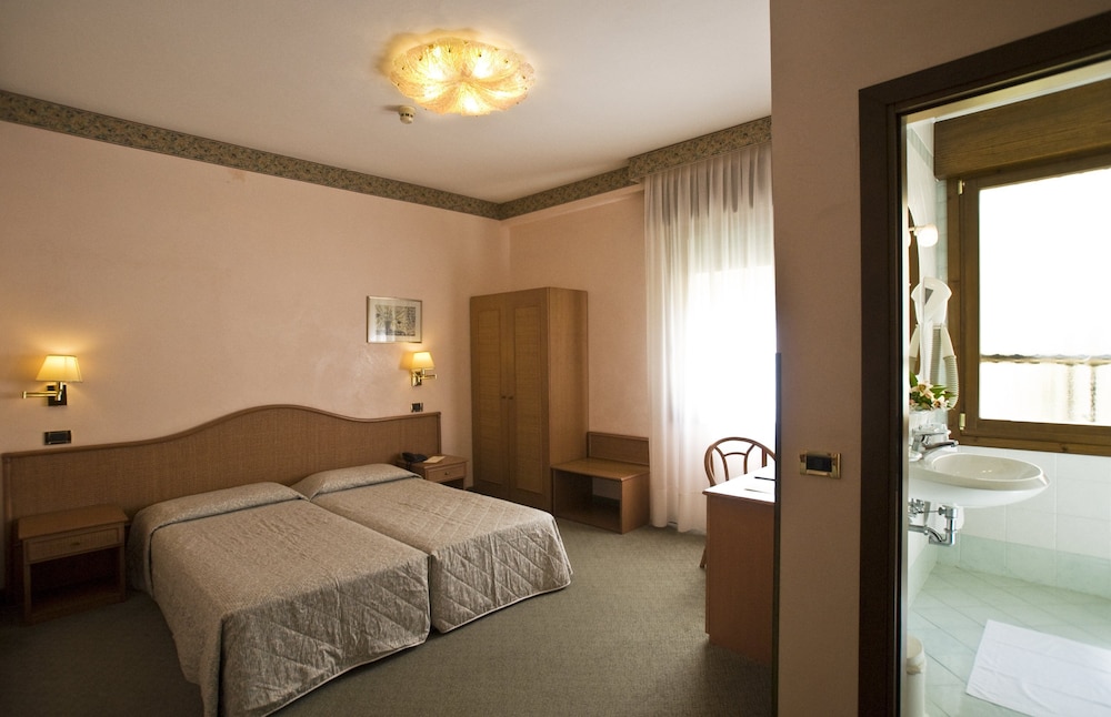 

Catania - Lido di Venezia - Hotel Villa Tiziana