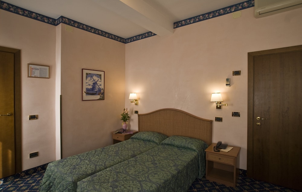 

Napoli - Venezia - Hotel Villa Tiziana