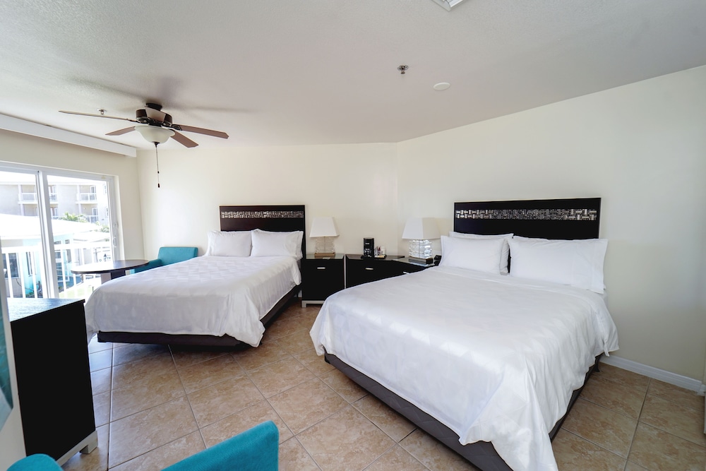 

Torino - Seven Mile Beach - Holiday Inn Resort Grand Cayman