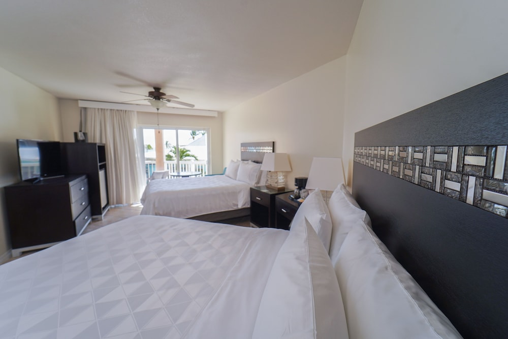 

Milano - George Town - Holiday Inn Resort GRAND CAYMAN