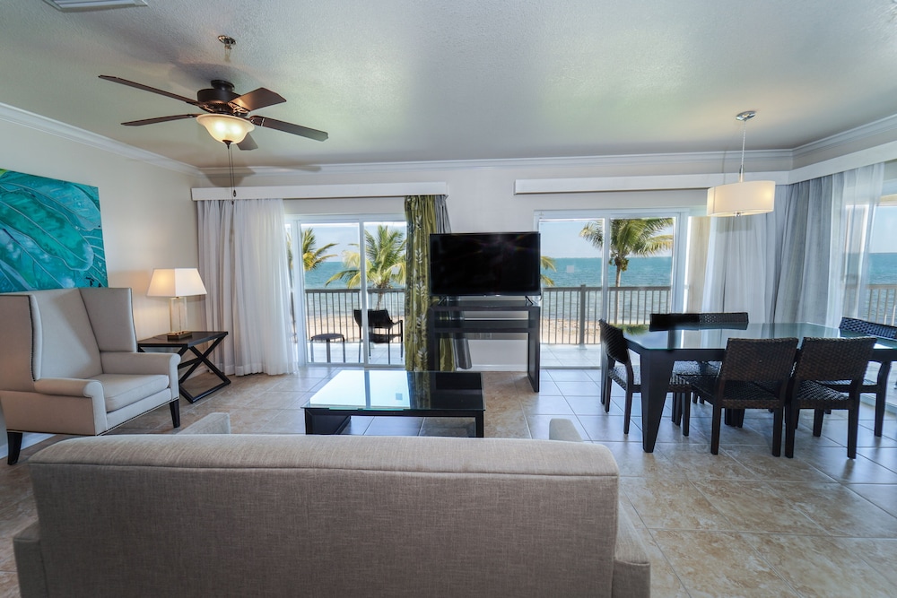 

Milano - Seven Mile Beach - Holiday Inn Resort GRAND CAYMAN