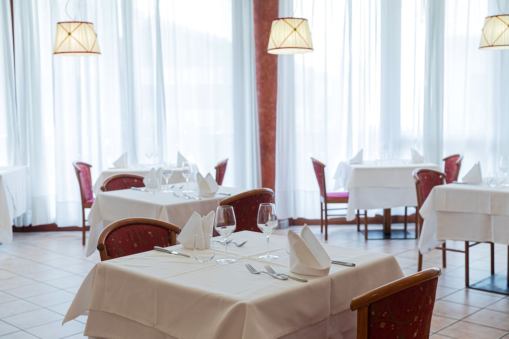 

Milano - Lago di Garda, Laghi Italia - Hotel Romantic