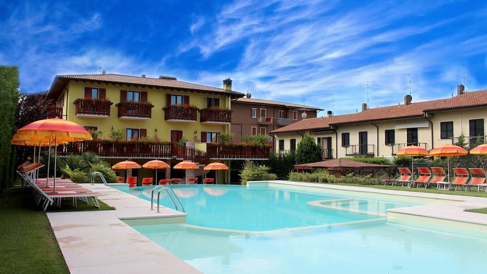 

Milano - Bardolino - Hotel Romantic