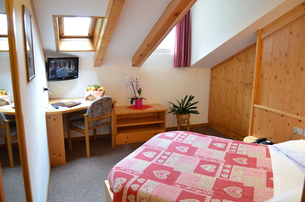 

Napoli - Selva di Val Gardena - Hotel Ladina