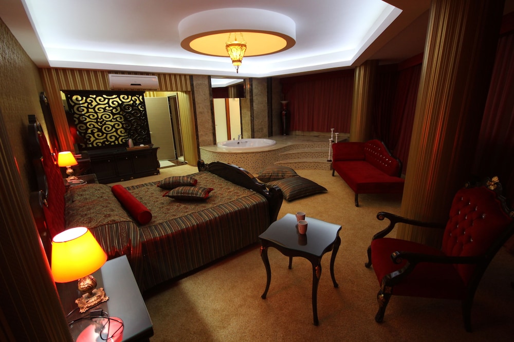 

Milano - Izmir - Grand Corner Boutique Hotel