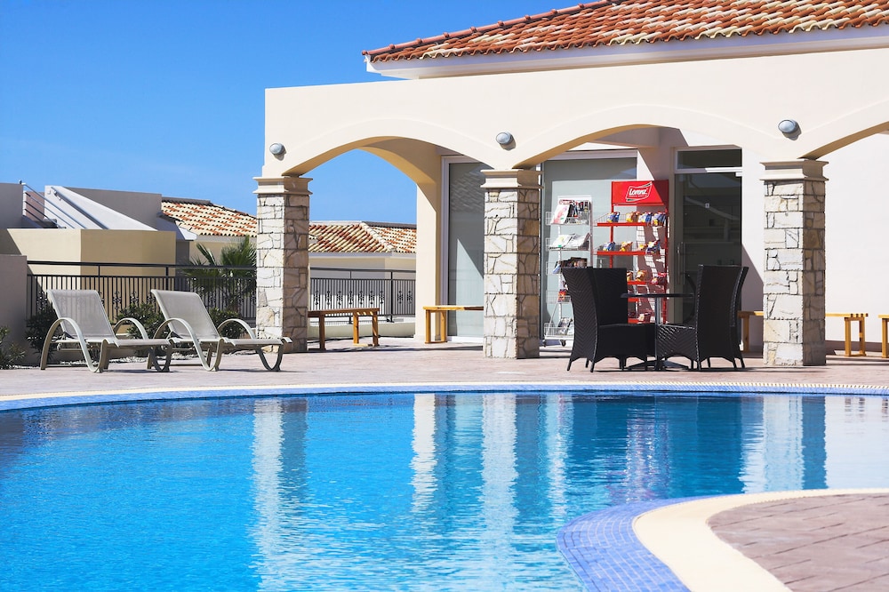 

Verona - Coral Bay - Club St. George