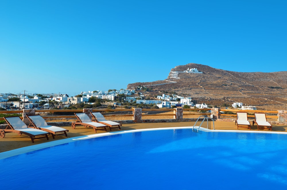 

Bari - Folégandros - Aspalathras White Hotel