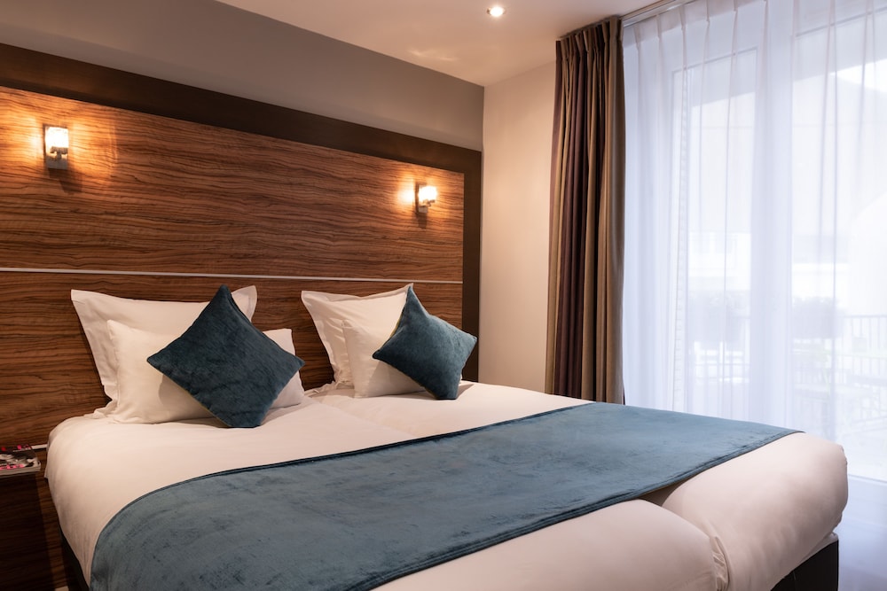 

Pisa - Montreuil (Ile-de-France) - Hotel Apolonia Paris Montmartre; Sure Hotel Collection by Best Western