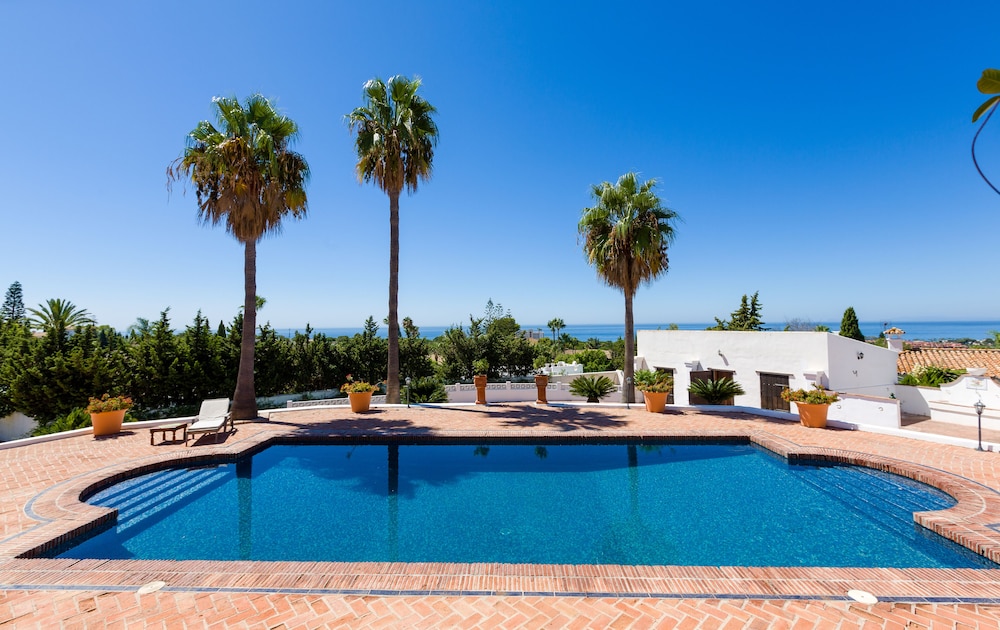 

Milano - Ojén - Cortijo Boutique Marbella