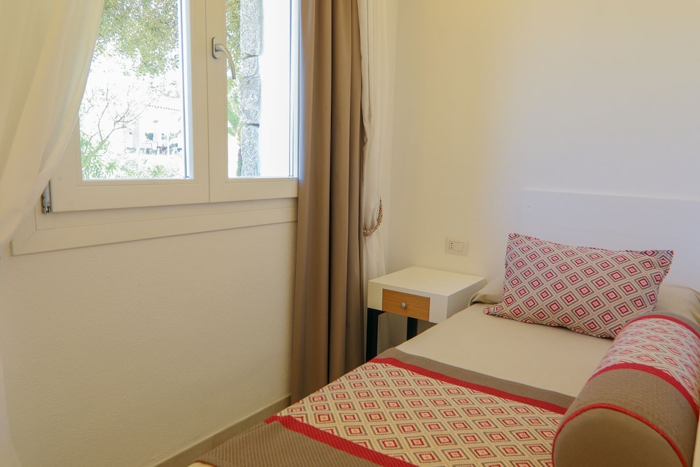 

Bologna - Castiadas - Limone Beach Resort