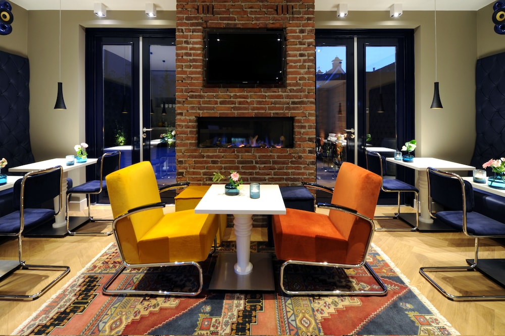 

Genova - Schiphol - Blue Mansion Hotel