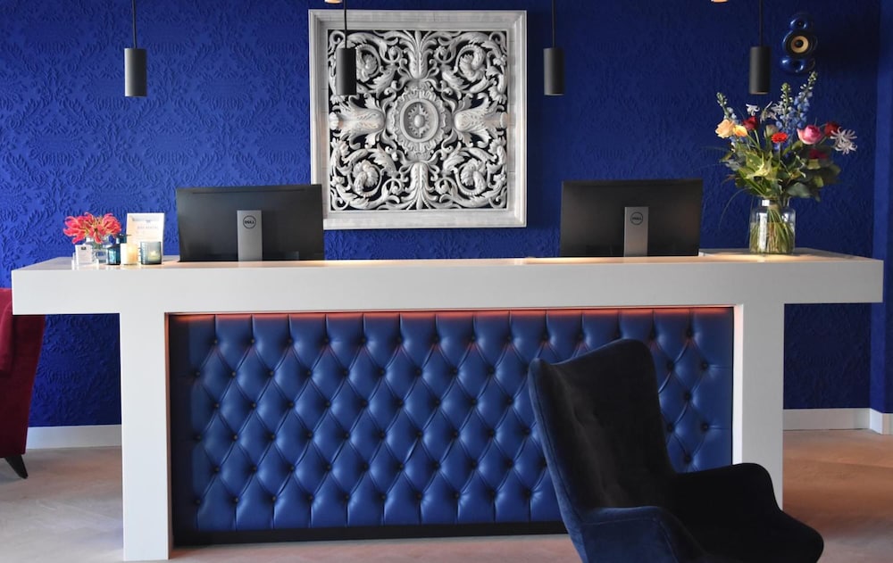 

Cagliari - Amsterdam - Blue Mansion Hotel