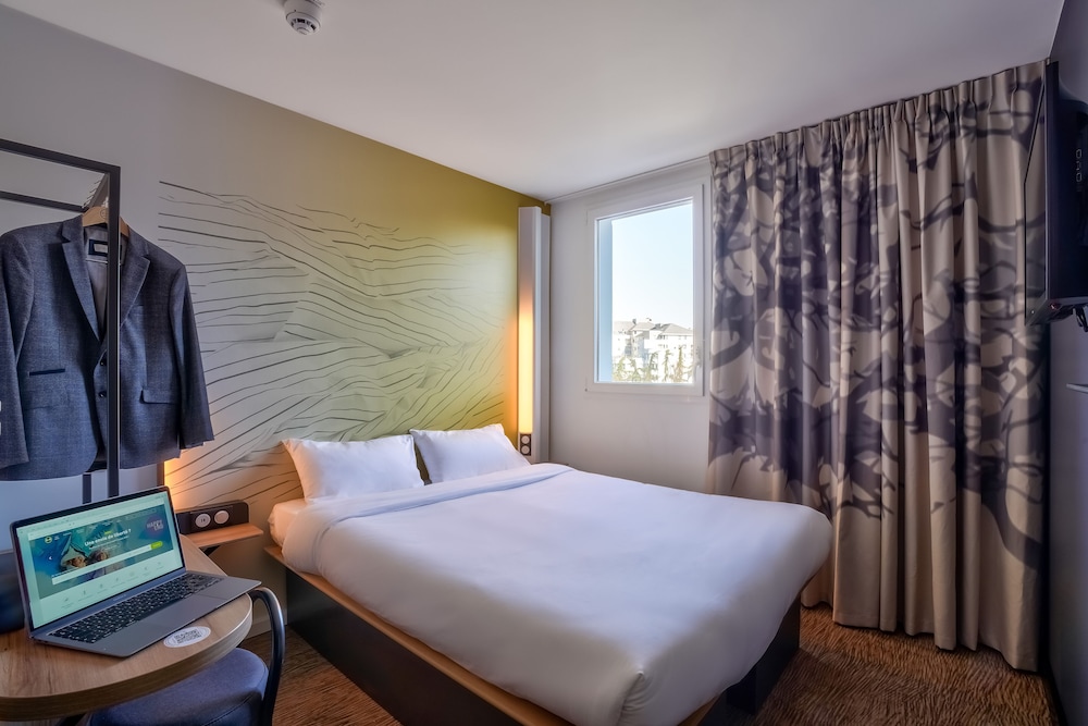 

Roma - Paris Orly - B&B HOTEL Paris Créteil