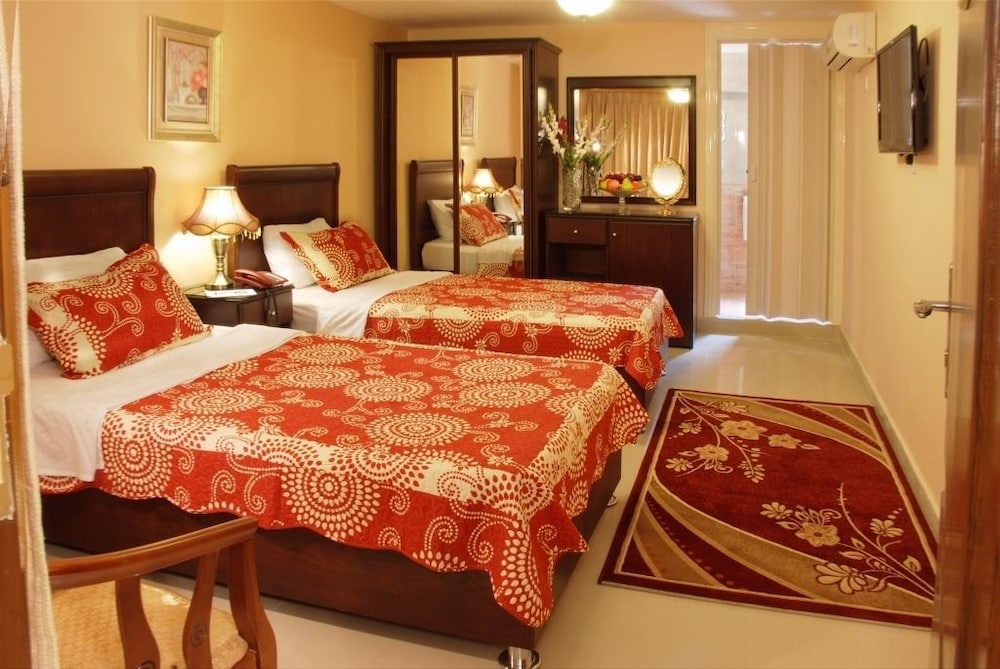 

Pisa - Aqaba - Jardaneh Hotel