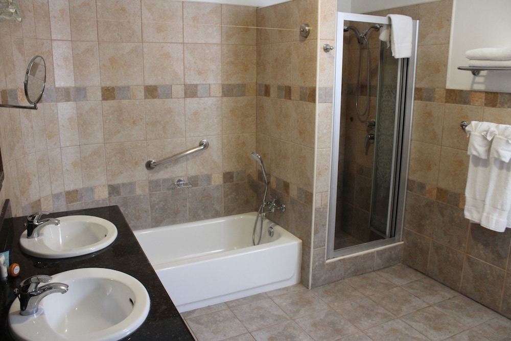 

Verona - Kingston - Altamont Court Hotel
