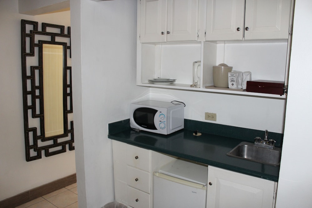 

Lamezia Terme - Kingston - Altamont Court Hotel