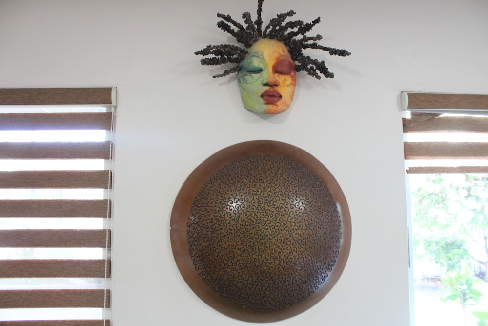 

Bologna - Kingston - Altamont Court Hotel