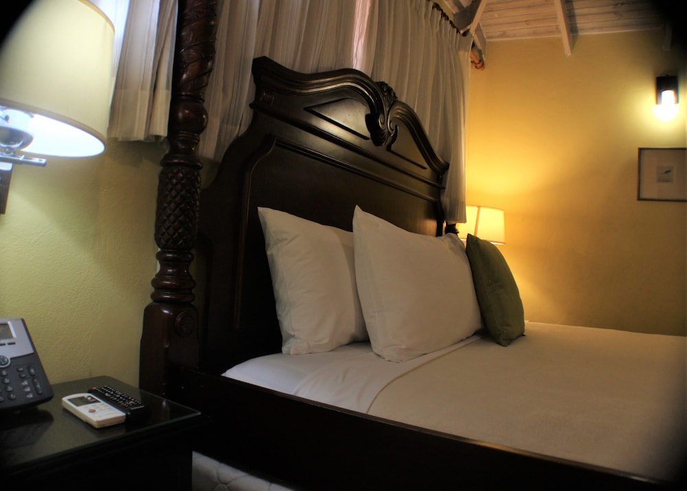 

Napoli - Kingston - Altamont Court Hotel
