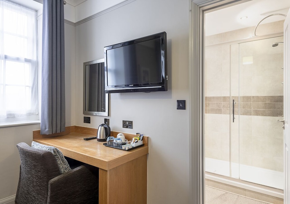 

Pisa - Clacton-On-Sea - Kingscliff Hotel