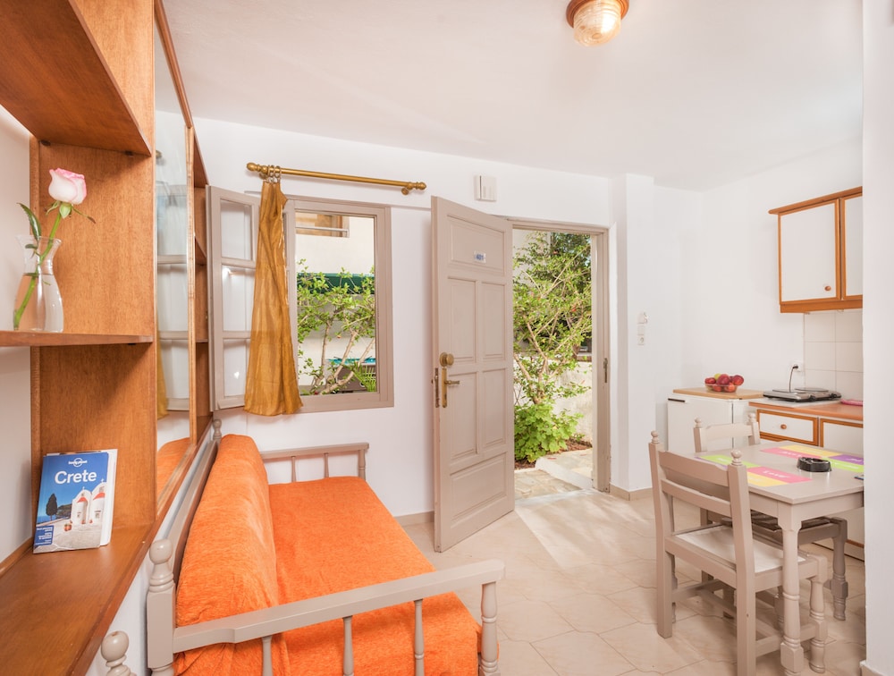 

Bologna - Kato Gouves - Panorama-Seaview Studios & Apartments