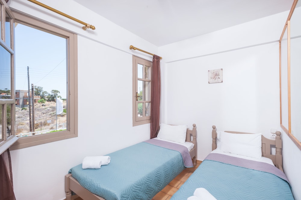 

Genova - Hersonissos - Panorama-Seaview Studios & Apartments