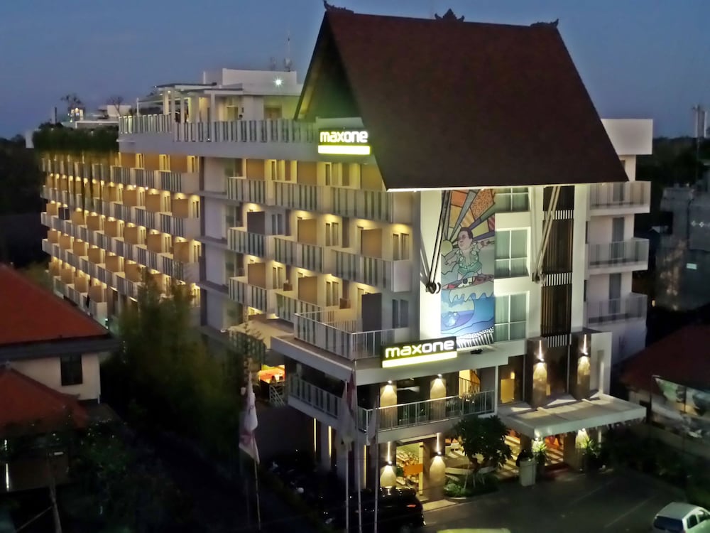 

Bologna - Jimbaran - Bali - MaxOneHotels at Bukit Jimbaran