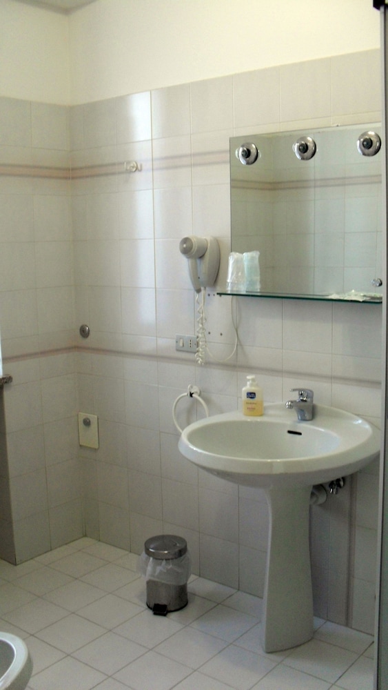

Palermo - Lago Maggiore, Laghi Italia - Albergo Residence Isotta