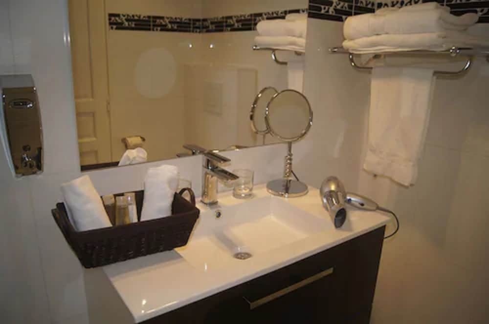 

Pisa - Saint-Denis (Ile-de-France) - Hotel Regina Montmartre