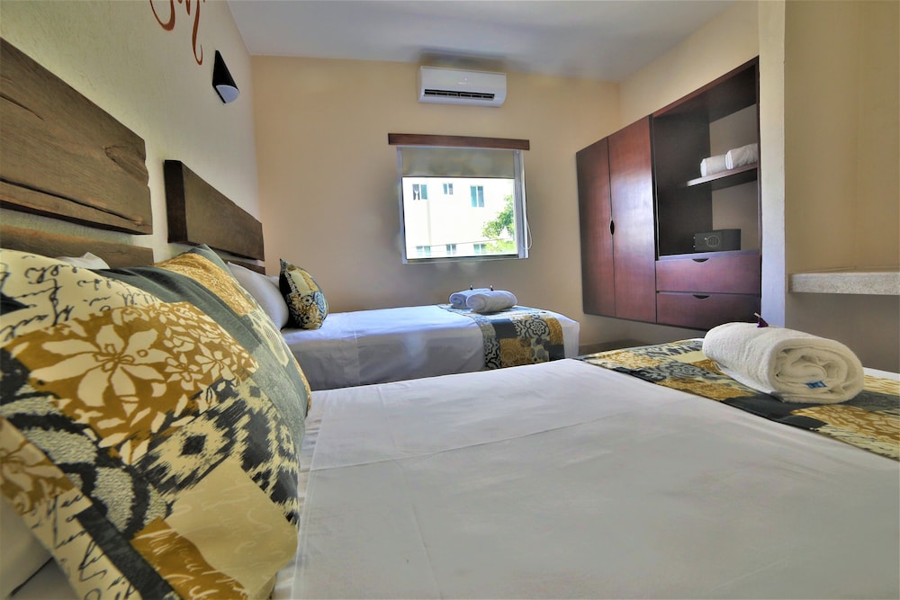 

Lamezia Terme - Playa del Carmen - 12 Bees Hotel
