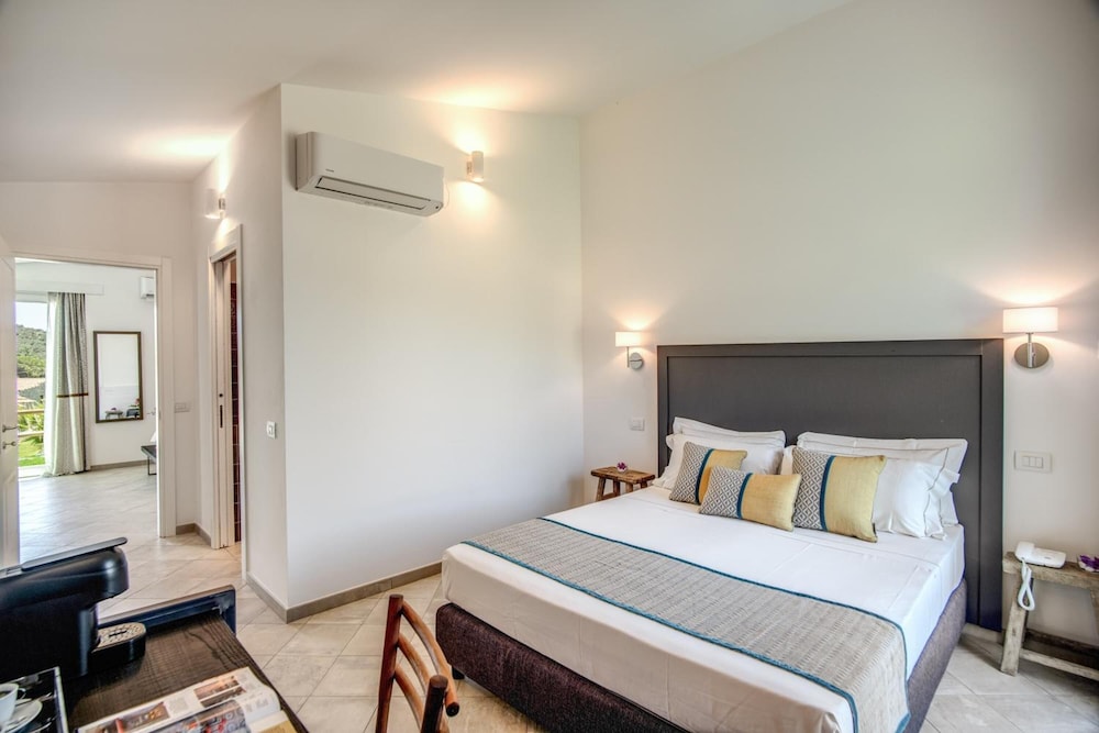 

Milano - Castiadas - Cala Sinzias Resort