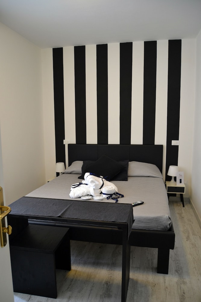 

Napoli - Viareggio - Hotel Butterfly