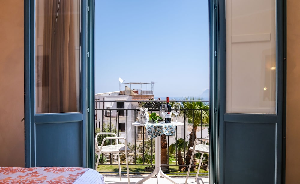 

Bari - Scopello, Trapani - Hotel Baglio Di Scopello