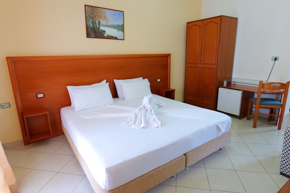 

Torino - Ksamil - Divo Palace Hotel