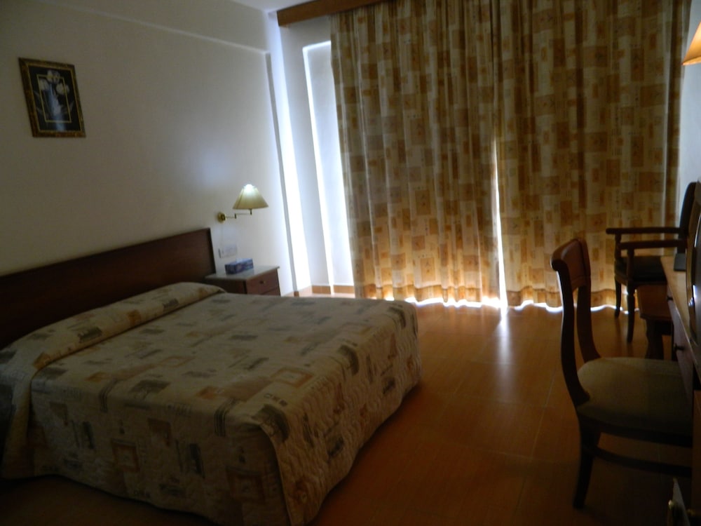 

Verona - Limassol - M. Moniatis Hotel
