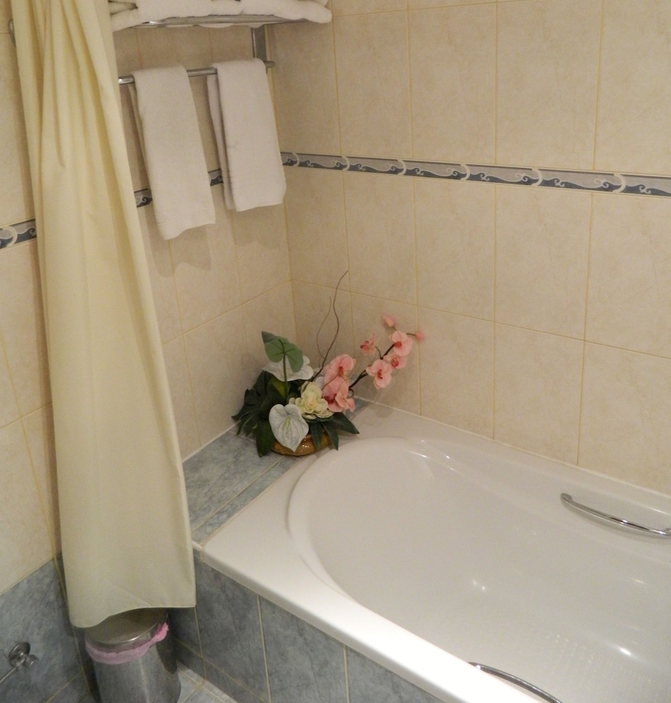 

Verona - Limassol - M. Moniatis Hotel