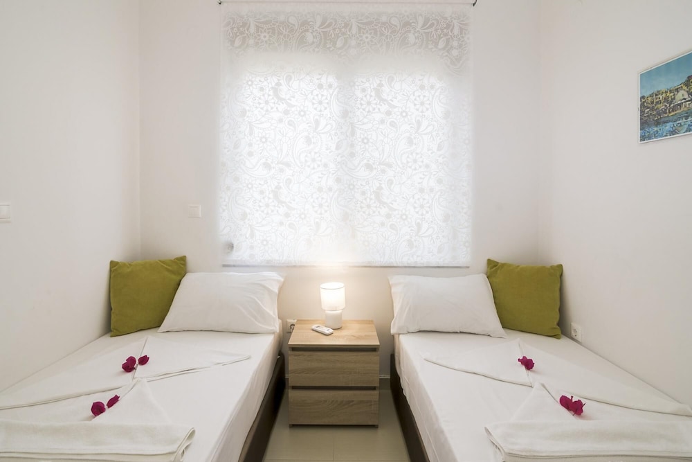 

Brindisi - Kalyves - Villa Litsa Large Private Pool Sea Views A C Wifi - 2426