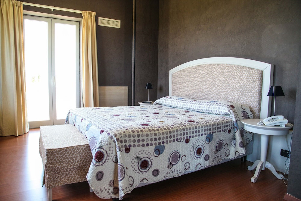 

Milano - Noto Marina - Hotel Paclà