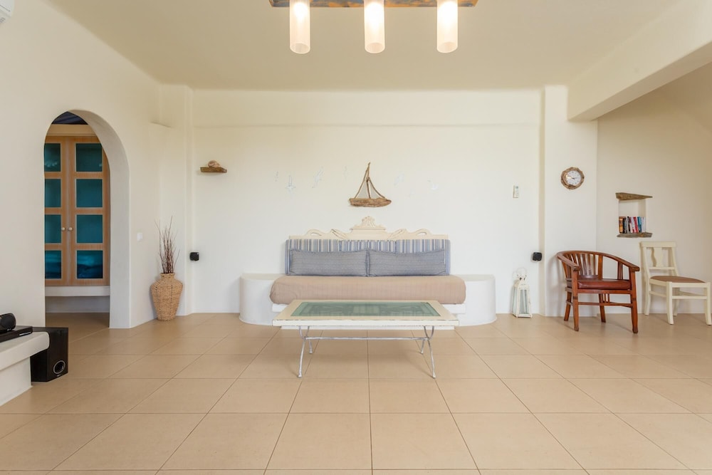 

Firenze - Rethymno - Villa Liakada Large Private Pool Walk to Beach Sea Views A C Wifi Car Not Required - 2081