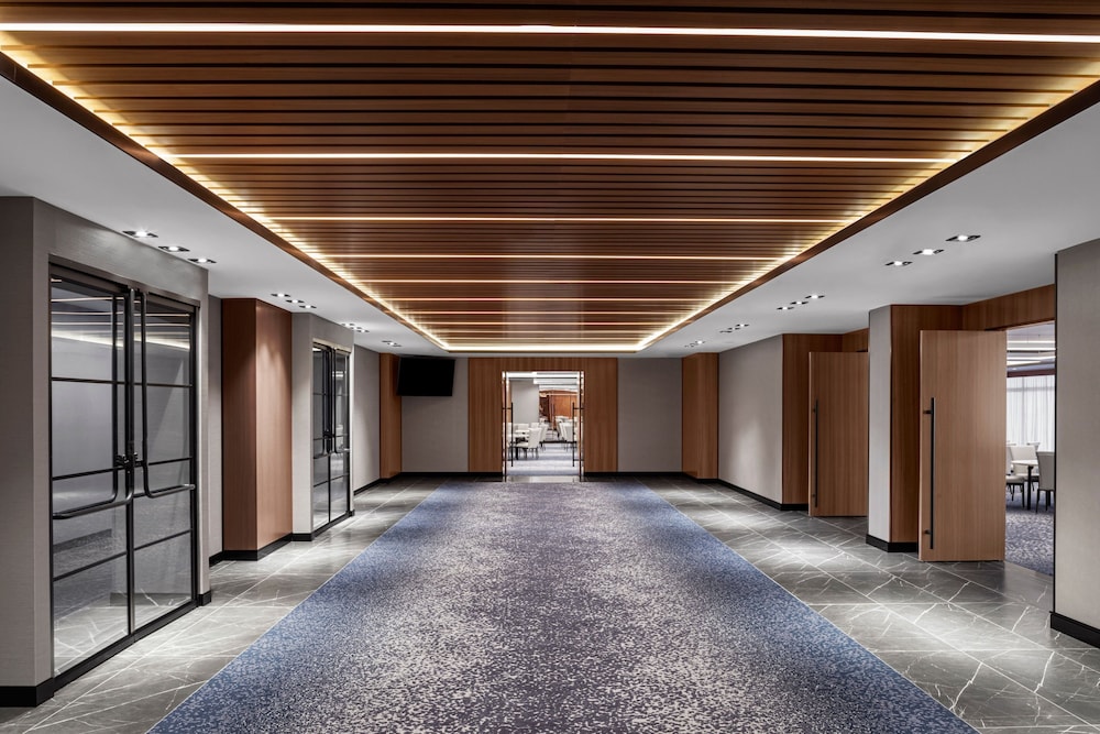 

Genova - Queens - Four Points by Sheraton Flushing
