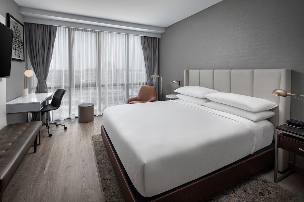 

Milano - Queens - Four Points by Sheraton Flushing