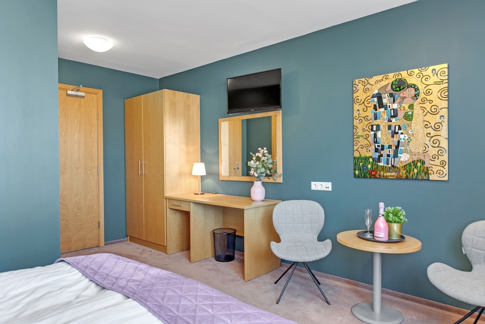 

Reggio Calabria - Hveragerði - Hotel Kvika