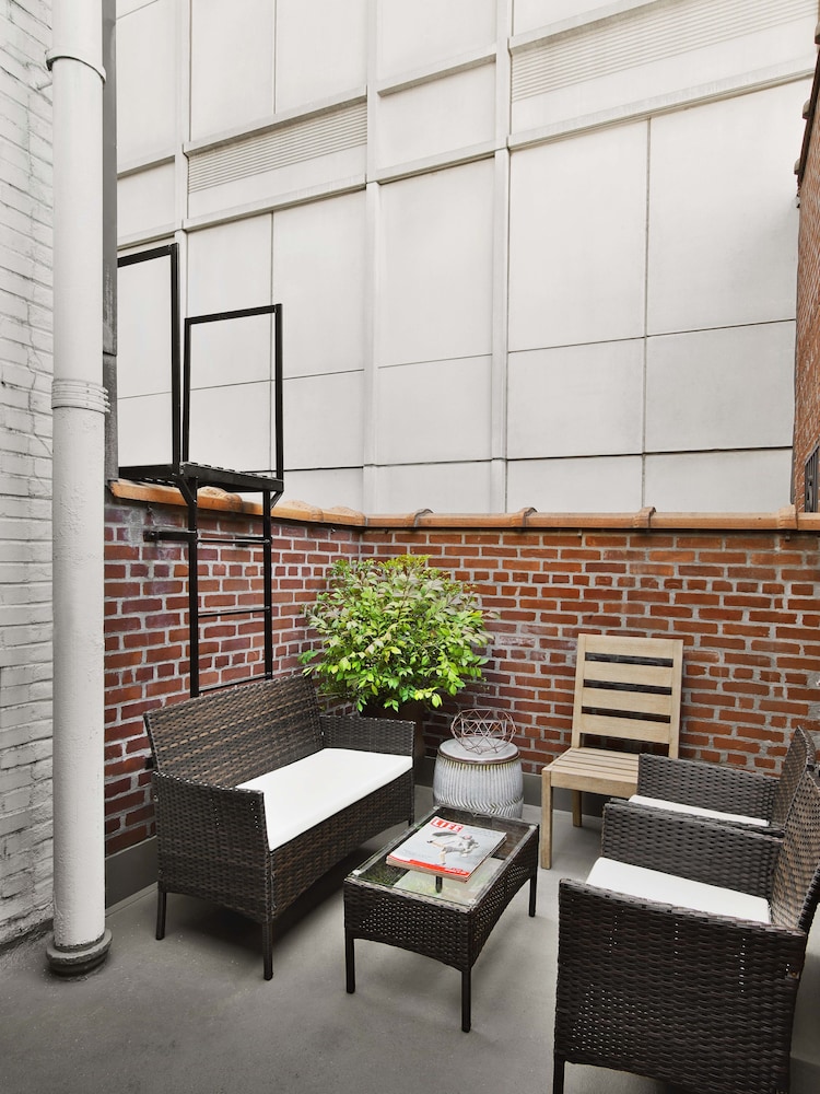 

Milano - North Bergen - Life Hotel New York