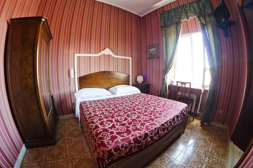 

Verona - Pozzuoli - Hotel Villa Maria